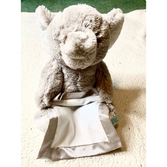 Stuffed Elephant that plays music - Picture 2 of 4